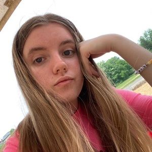 Meet your Posher, Chloe